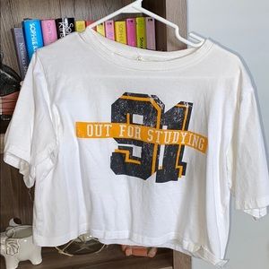 Women’s cropped graphic tee